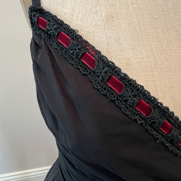 Elegant Black Lined Sphagetti Strap Dress with Red Velvet Accents - Picture 2 of 7